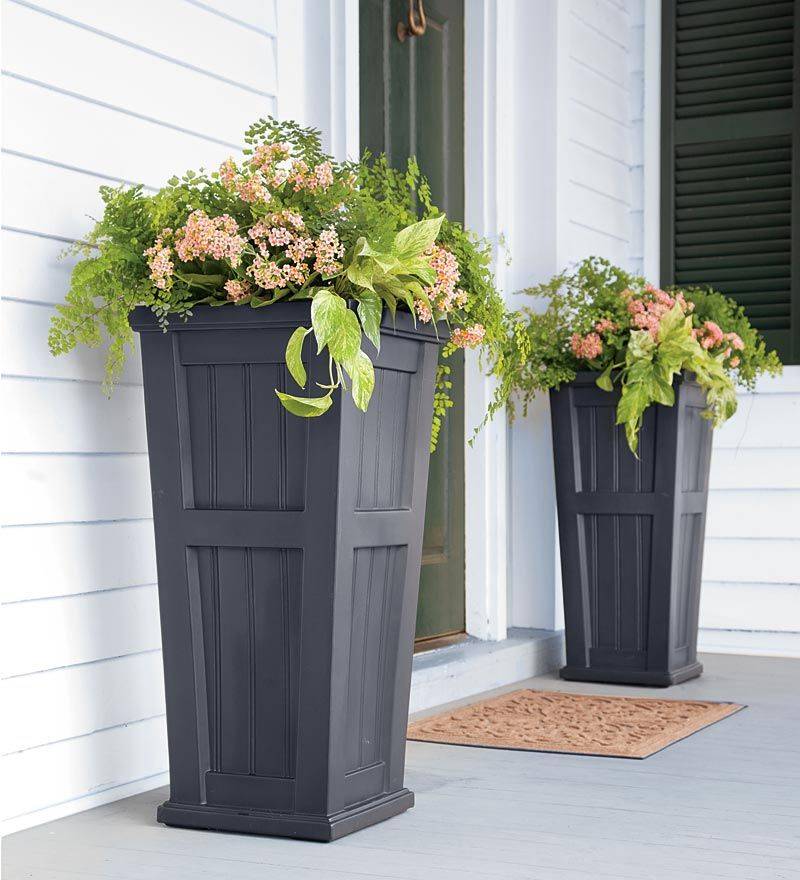 Freestanding planters